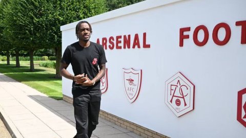 Madueke thanks Chelsea fans for praise and criticism after Arsenal switch