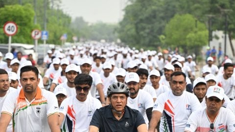 Mansukh Mandaviya leads nationwide Fit India Sundays on Cycle from Gandhinagar, interacts with youth