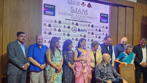 Mother recounts the day Shastri struck six sixes in an over as she receives SJAM Lifetime Achievemen
