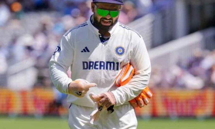Rishabh Pant is still recovering from the hit on his left index finger