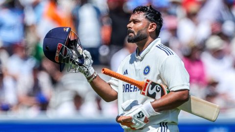 Pant shouldn’t play as specialist batter if he can’t do keeping in Manchester: Shastri