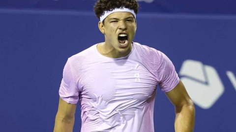 Raducanu, Shelton, Moutet, and Fernandez advance to Washington SF