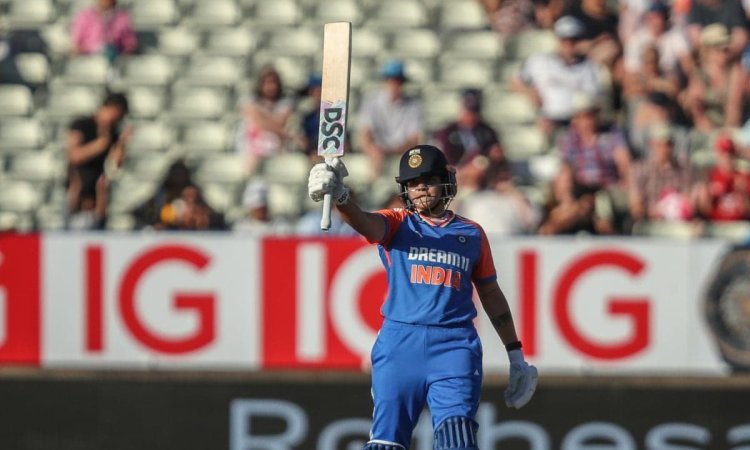 Shafali Returns To Top 10 In T20I Rankings After Stellar Comeback In England மகளிர் டி20 தரவரிசை: இந்தியா, இங்கிலாந்து வீராங்கனைகள் முன்னேற்றம்!