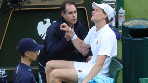 Sinner to undergo MRI on injured elbow after 'unfortunate fall'