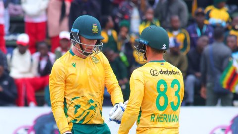 South Africa sail into final with seven-wicket win over Zimbabwe in T20I Tri-series at the Harare Sp South Africa sail into final with seven-wicket win over Zimbabwe in T20I Tri-series at the Harare Sp