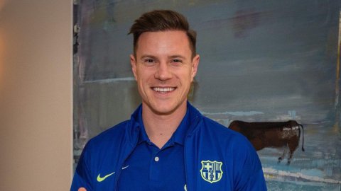 Ter Stegen undergoes back surgery as Barcelona face registration dilemma