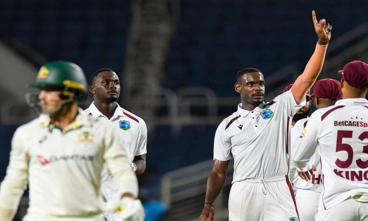 3rd Test, Day 1: Aussies Reach 225 With West Indies 16 For 1 After Day One பகளிரவு டெஸ்ட்: ஆஸ்திரேலிய அணி 225 ரன்னில் ஆல் அவுட்; வெஸ்ட் இண்டீஸ் தடுமாற்றம்!