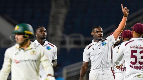 3rd Test, Day 1: Aussies Reach 225 With West Indies 16 For 1 After Day One பகளிரவு டெஸ்ட்: ஆஸ்திரேலிய அணி 225 ரன்னில் ஆல் அவுட்; வெஸ்ட் இண்டீஸ் தடுமாற்றம்!
