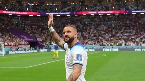 Veteran England defender Kyle Walker joins Burnley from Man City