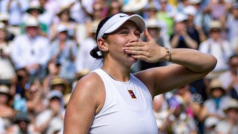 Wimbledon 2025: Amanda Anisimova stuns world No. 1 Sabalenka to reach maiden final