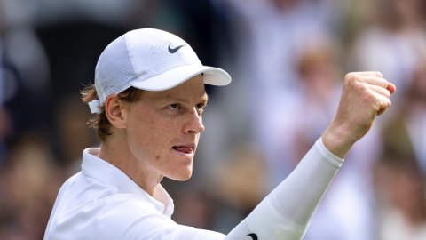 Wimbledon 2025: Sinner overcomes Shelton to reach semis