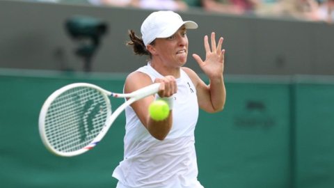 Wimbledon 2025: Swiatek surges into second round with win over Polina Kudermetova