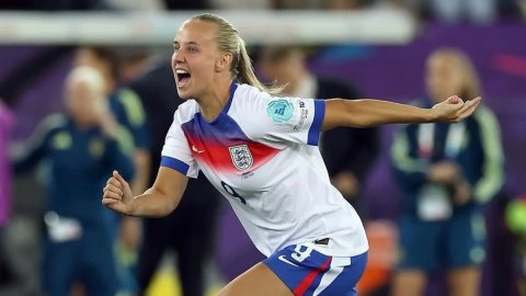 Women’s Euro: Beth Mead reflects on bench role in England’s run to SF, says ‘I love being on the pit