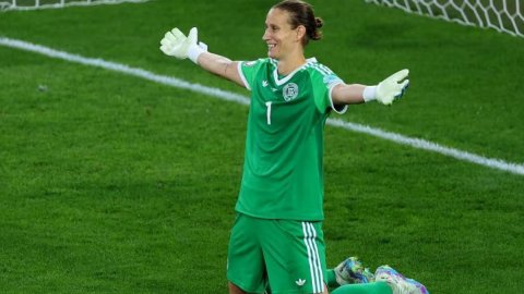 Women's Euro: Germany beat France on penalties to set up SF with Spain