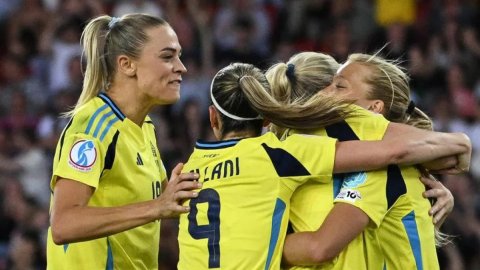 Women's Euro: Sweden rout Germany 4-1 to top group, Poland earn historic win