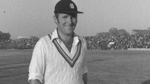 जब एक ख़ास 100 की तलाश में बल्लेबाज ने दूसरी टीम के खिलाड़ियों को 'रिश्वत' का ऑफर दिया!