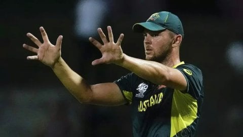 Dwayne Bravo से आगे निकले Josh Hazlewood, साउथ अफ्रीका के खिलाफ 2 विकेट झटककर इस खास लिस्ट में छोड़ 