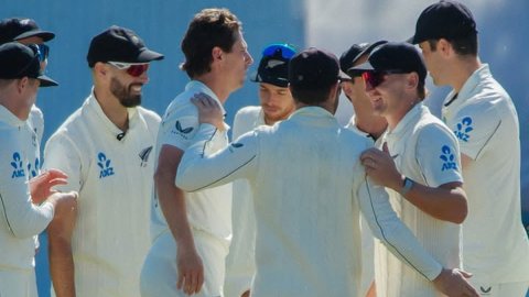 NZ vs ZIM: मैट हेनरी की घातक गेंदबाज़ी से ज़िम्बाब्वे ढेर, न्यूज़ीलैंड ने ढाई दिन में पहला टेस्ट जीत