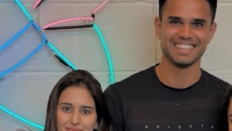 कौन हैं सानिया चंडोक? जिनके साथ अर्जुन तेंदुलकर ने की सगाई