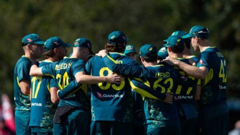 AUS vs SA: ऑस्ट्रेलिया क्रिकेट टीम को तगड़ा झटका, एक साथ 3 खिलाड़ी साउथ अफ्रीका के खिलाफ सीरीज से हु
