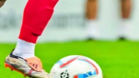Bengal: Trinamool leader's nephew kicks referee during football match