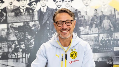 Borussia Dortmund extend head coach Niko Kovac's contract to 2027