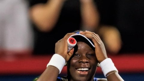 Canadian Open: Mboko upsets no.1 seed Gauff to seal QF spot