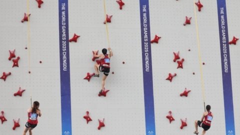 China sweeps speed climbing relay golds at Chengdu World Games