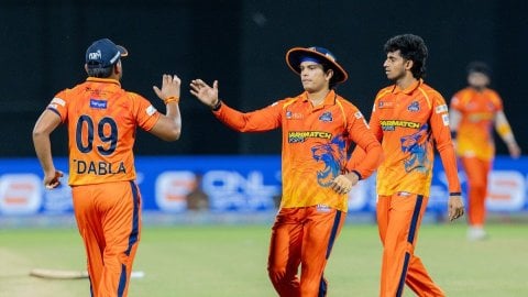 DPL 2025: West Delhi Lions dominate South Delhi Superstarz for 8-wicket win