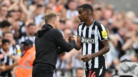 Football: Isak transfer saga is a lose-lose situation for Newcastle United: Eddie Howe