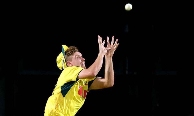 Cameron Green becomes the first Australian fielder to take four catches in an ODI inning vs South Africa