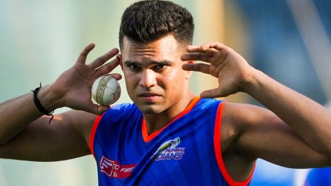 आखिर कितना कमाते हैं अर्जुन तेंदुलकर? यहां देखिए पूरी डिटेल्स