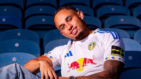 Leeds sign Noah Okafor from AC Milan as Premier League spending hits record £2.37bn