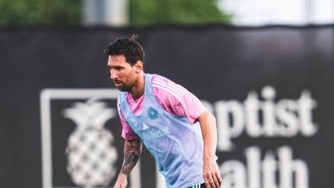 Lionel Messi suffers hamstring injury during Inter Miami's victory over Necaxa
