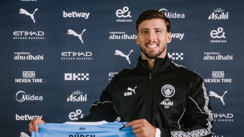 Man City defender Ruben Dias extends contract till 2029