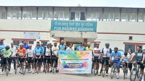 Mandaviya gives a clarion call to citizens to contribute towards a fitter India