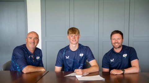 Matthew Firbank signs a rookie contract with Yorkshire