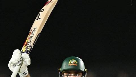 Maxwell’s unbeaten 62 takes Australia to a 2-1 T20I series win over South Africa