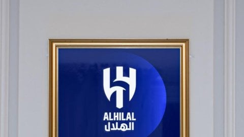 Nunez joins Al Hilal; Martinez signs for Al Nassr