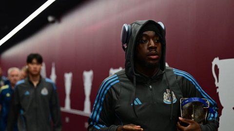 PL: Anthony Elanga handed Newcastle debut against Aston Villa