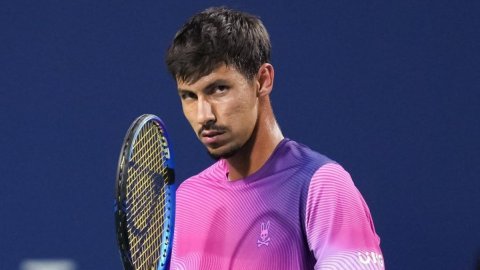 Popyrin rallies to upset Rune as Canadian Open title defense remains alive