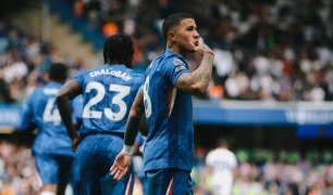 Premier League: Chelsea beat Fulham amid refereeing controversies