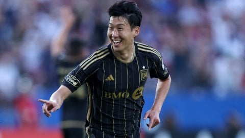 Son scores first MLS goal with spectacular free kick in 1-1 draw at FC Dallas