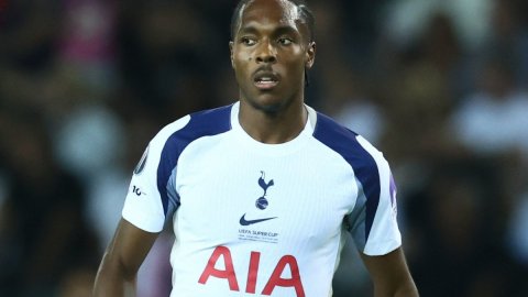 Spurs condemn racist abuse of Mathys Tel after Super Cup defeat