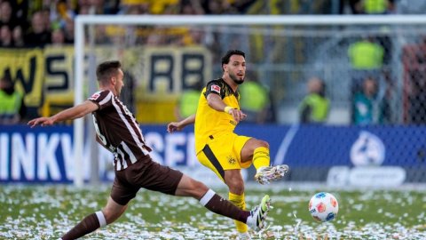 St. Pauli bounce back to hold Dortmund in six-goal thriller