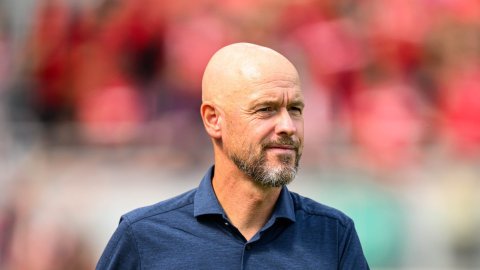 Ten Hag asking for patience after hard landing with new-look Leverkusen
