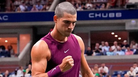 US Open: Alcaraz, Ruud sail through first-round win