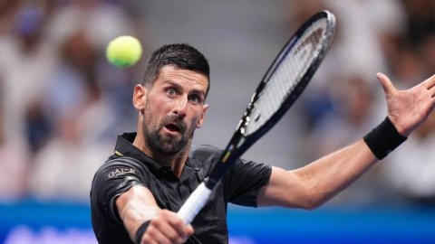 US Open: Djokovic overcomes Tien in straight sets in opener