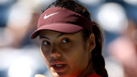 US Open: Emma Raducanu cruises past Janice Tjen to reach third round