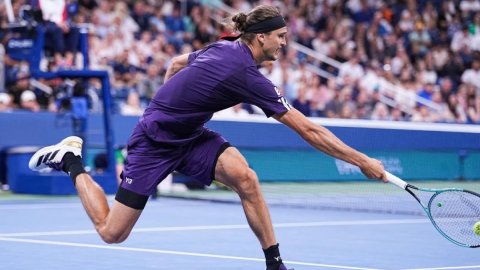US Open: Zverev, De Minaur march into Round 3; Altmaier upsets Tsitsipas